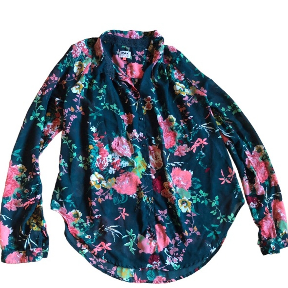 Floral Embrace Button up  blouse
